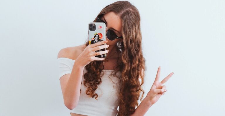 Social Media & The Effects on Young People